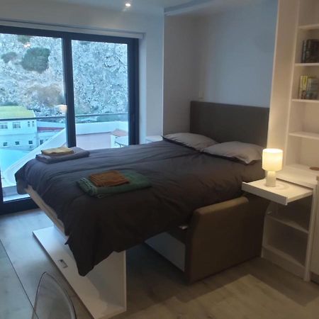 The Hub Apartment ยิบรอลตาร์ ภายนอก รูปภาพ