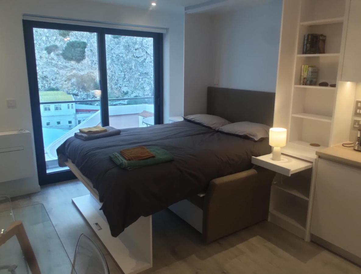The Hub Apartment ยิบรอลตาร์ ภายนอก รูปภาพ